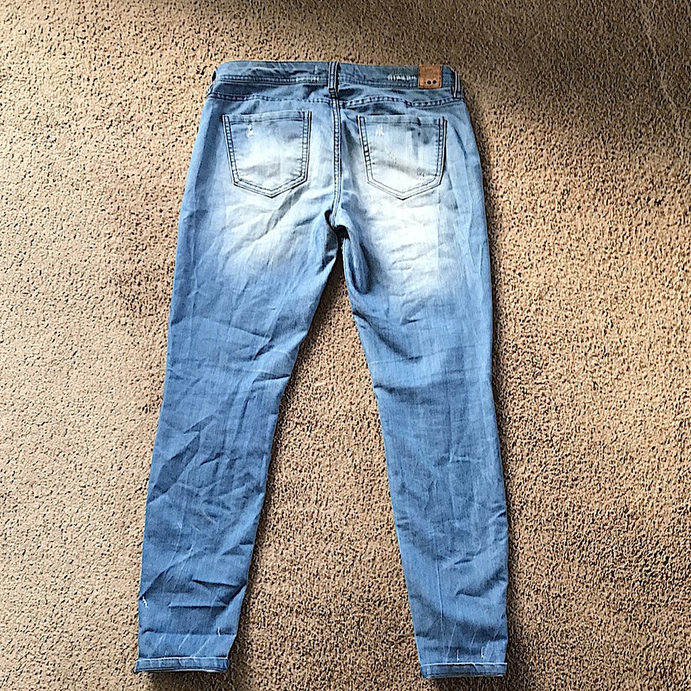 Life In Progress Jeans - Picture 5 of 5